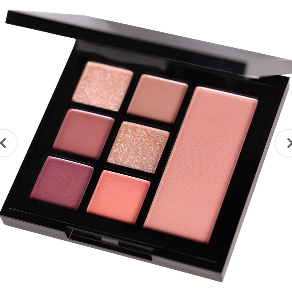 Whats Up Beauty - Flirtique Eye & Cheek Palette